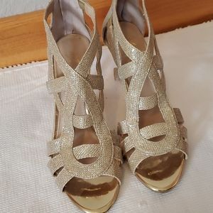 Gold heel